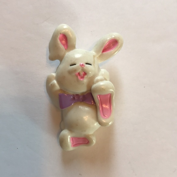 Easter Pins Plastic Vintage Spring Holiday Celebration - Picture 7 of 9